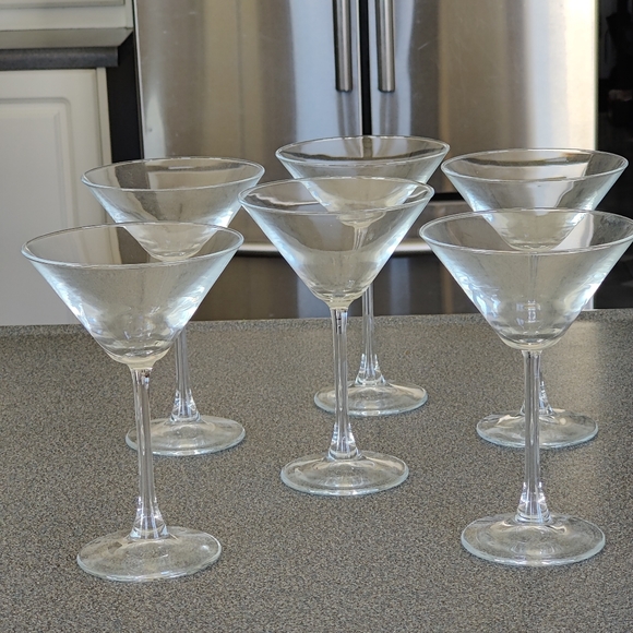 6 Classic clear Martini Glasses - Picture 5 of 5